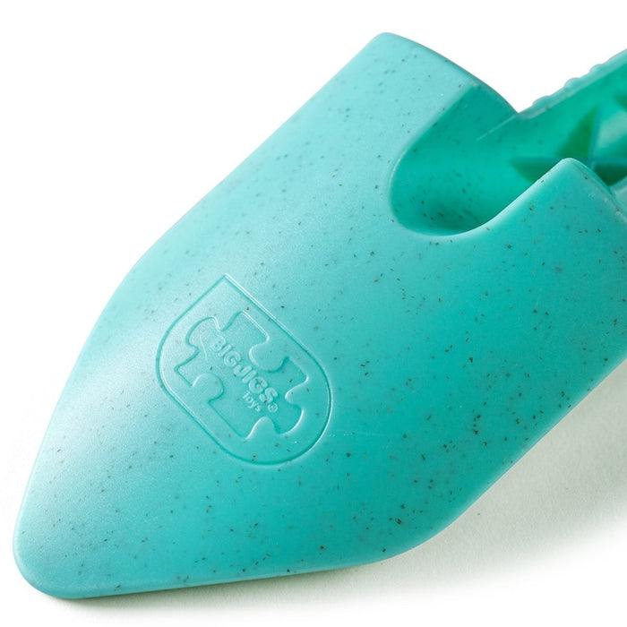 Bigjigs Toys Eggshell Green Eco Spade Sustainable Garden Tool for Kids’ Outdoor Fun