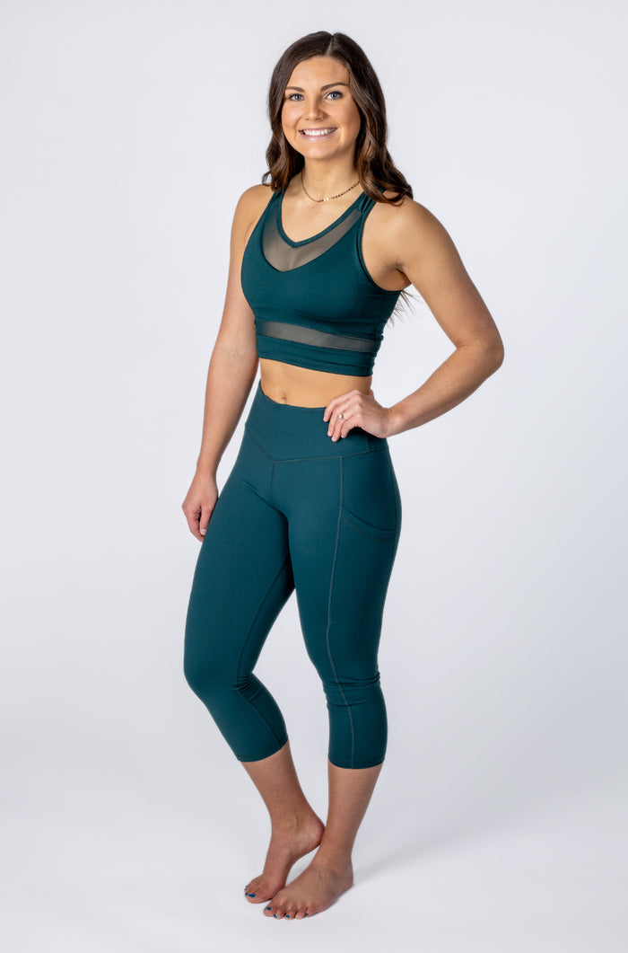 Alex is a 5'4" and a size 4-6 wearing a Small in both items.