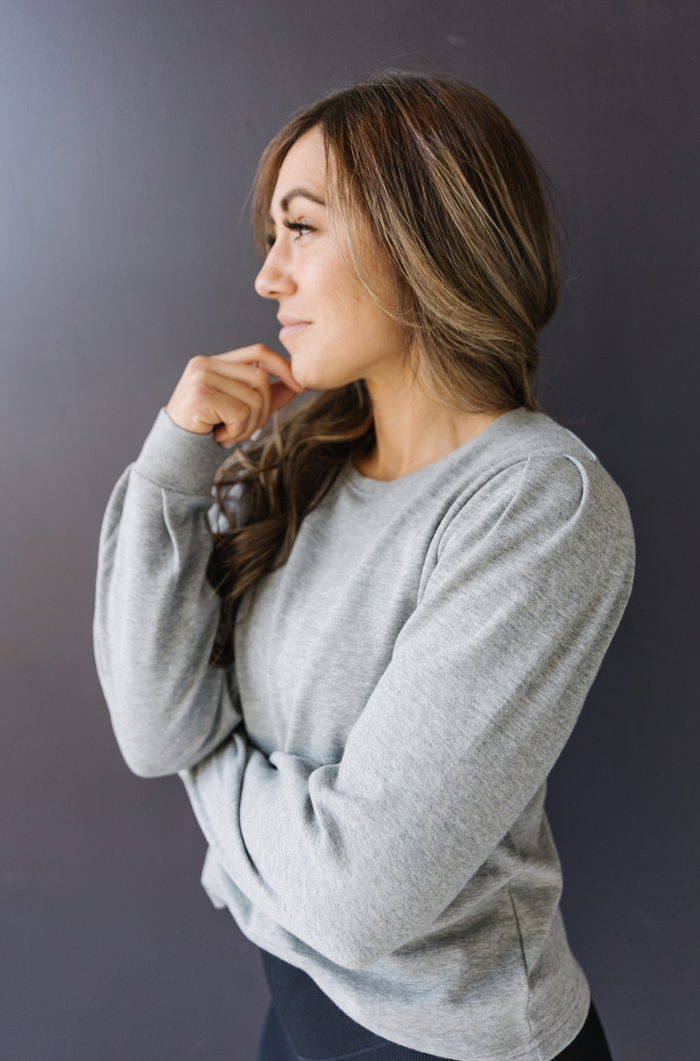 Elegant Pullover in Heather Grey