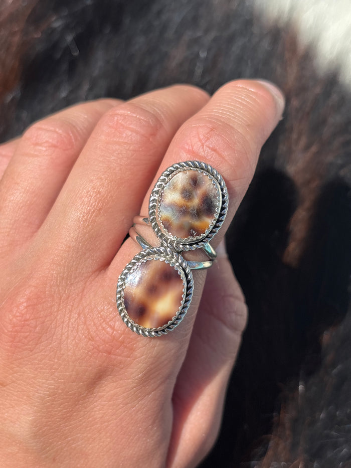 Native American, Hand-Made, Cowrie & Sterling Silver Ring